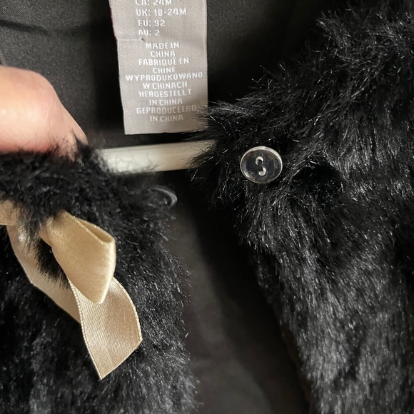 Tahari Black Faux Fur Vest Size 24M - Picture 4 of 5